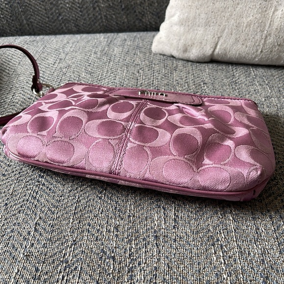 Coach Light Purple Canvas C Signature Patent Leather Trim Wristlet Wallet - Picture 6 of 16